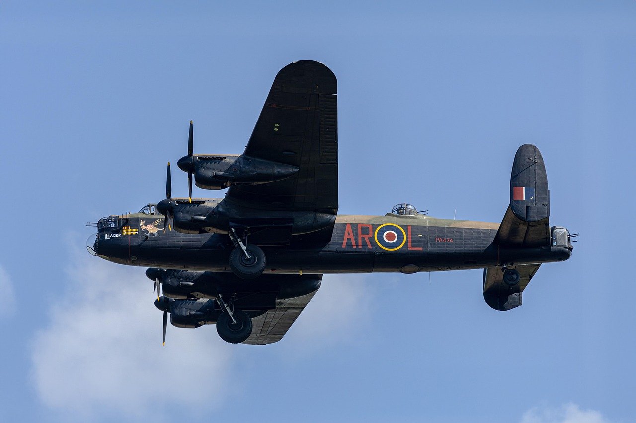 lancaster, II. dünya savaşı, bombardıman uçağı, havacılık, uçak, uçak, miras, vintage, raf, askeri, mavi gökyüzü, bulutlar, gösteri, hava gösterisi, doğa, birleşik krallık, canon