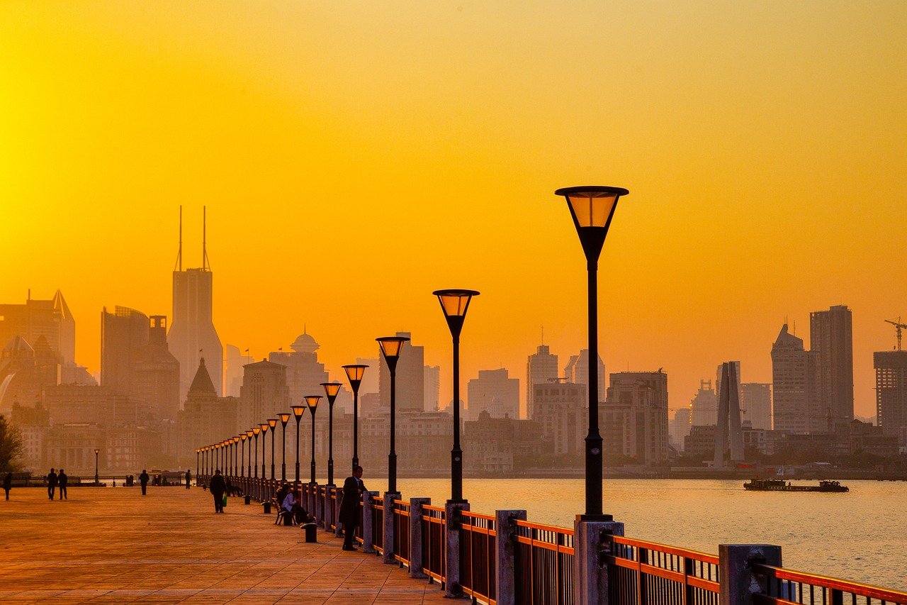 río Huangpu, Pudong, Shanghái, China, naturaleza, paisaje urbano, atardecer, resplandor crepuscular, ciudad, horizonte, edificios