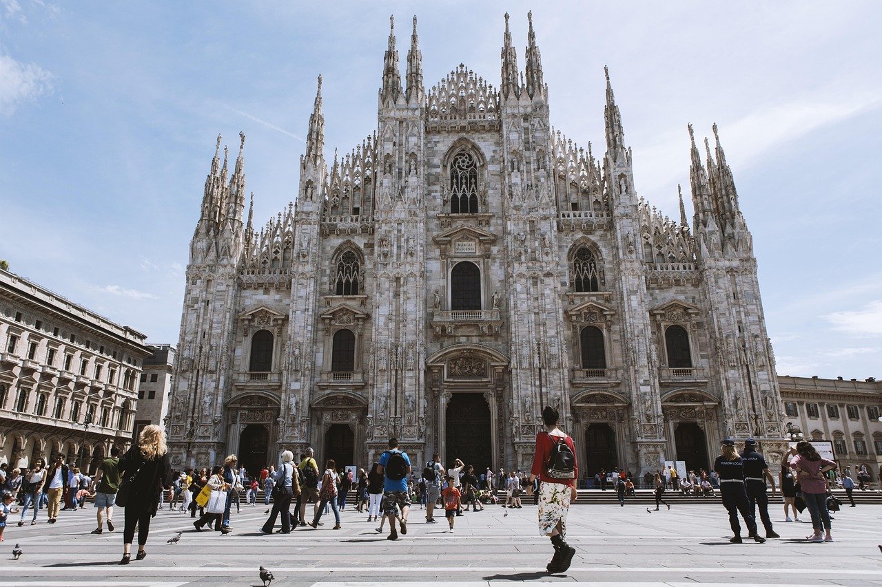 catedral de Milán, iglesia, arquitectura, personas, fachada, edificio, histórico, histórica, catedral, plaza, punto de referencia, atracción turística, Duomo di Milano, Milán, Europa, Italia, Milán, Milán, Milán, Milán, Milán, Italia