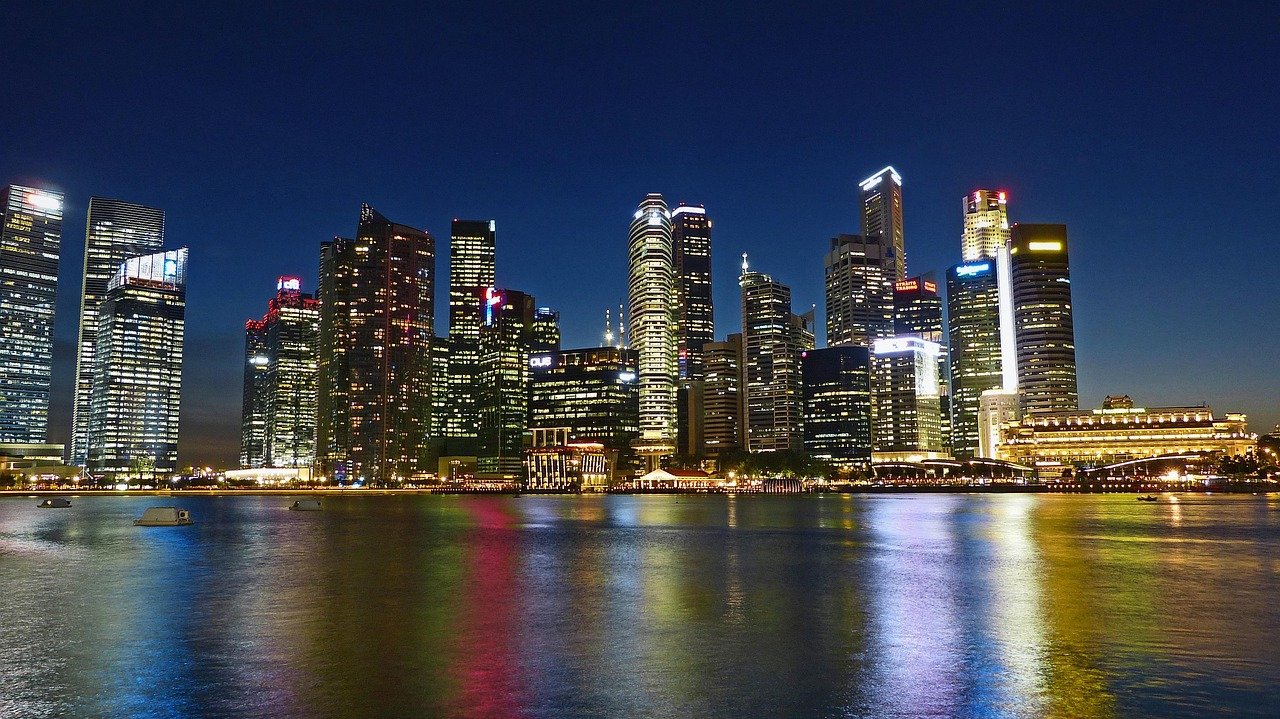 skyline, cityscape, buildings, skyscrapers, illuminated, city lights, city, waterfront, office buildings, financial district, business district, urban, metropolitan, infrastructures, singapore river, water, river, reflection, nature, towers, night sky