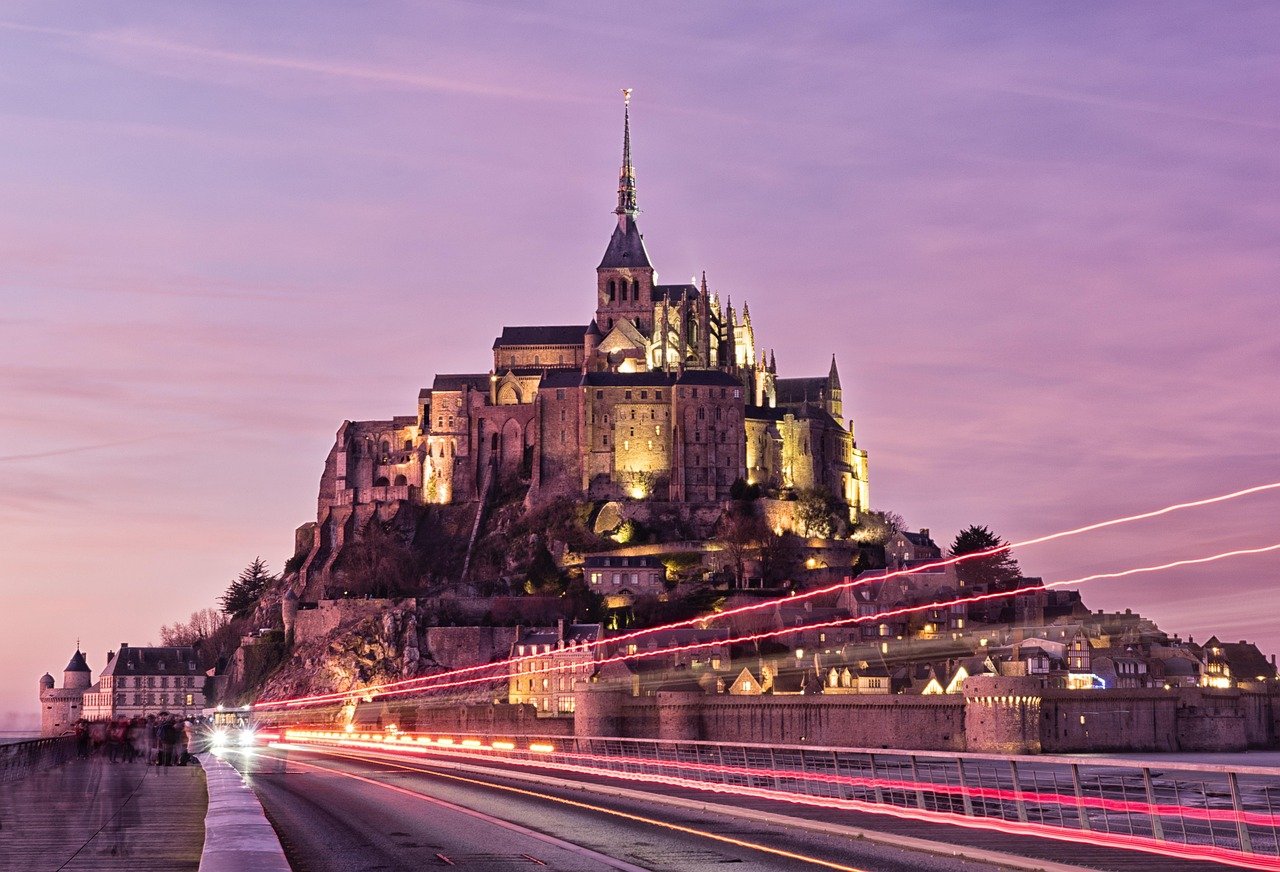 mont saint michel, normandie, frankreich, sonnenuntergang, architektur, abtei, schloss, stadt, historisch, natur, saint michel, bucht, felsen