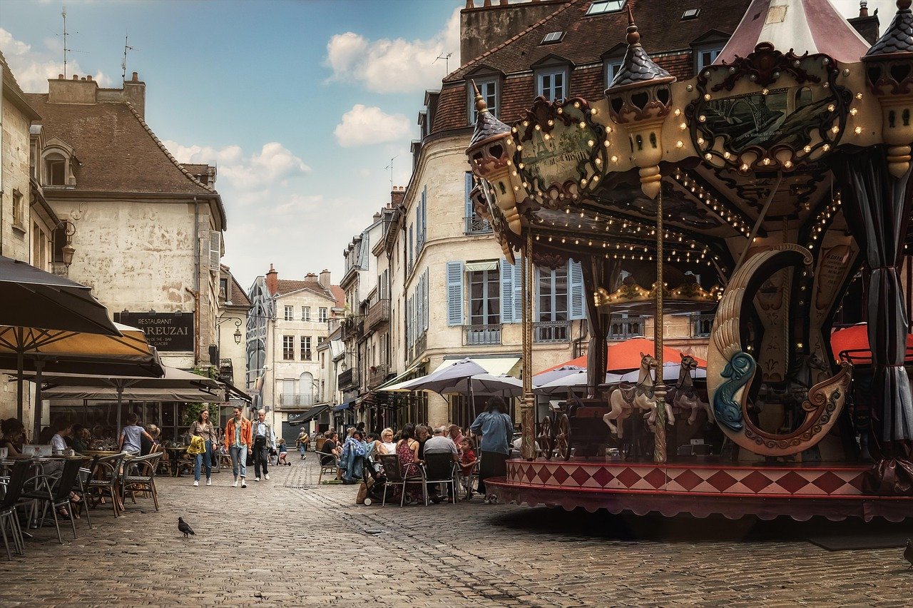 carosello, centro storico, urbano, digione, francia, strada, zona pedonale, persone, centro città, via dello shopping, città, antico, storico, fotografia di strada, digione, francia, francia, francia, francia, francia, strada, strada