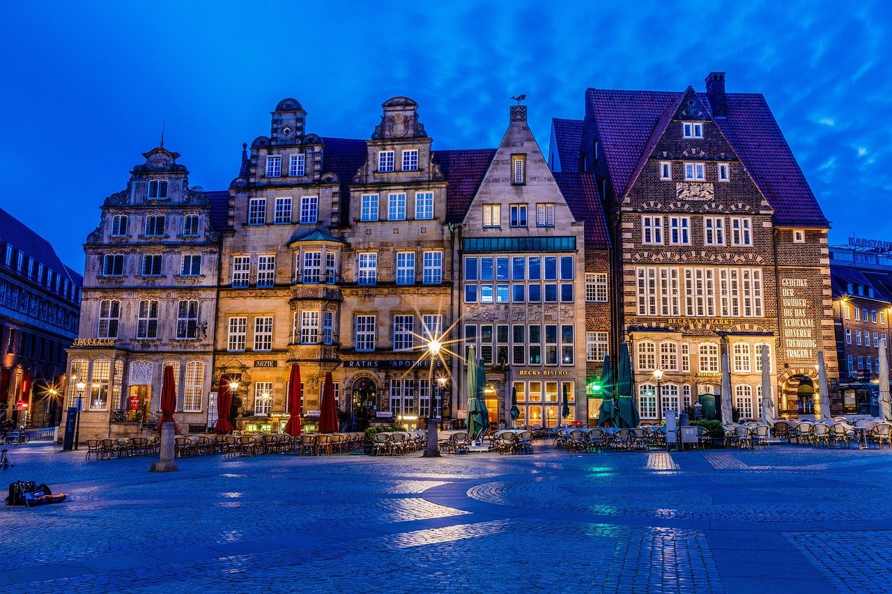 Brema, piazza del mercato, ora blu, statua di Rolando, centro storico, edifici, facciata, lampioni, luci, piazza, piazza principale, punto di riferimento, storico, architettura, all'aperto, attrazione turistica, Germania, città, crepuscolo, Brema, Brema, Brema, Brema, Brema, Germania, ge