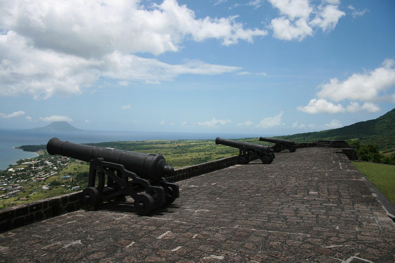 st, kitts, nevis, stemma, caraibi, fortezza di brimstone hill, vecchio forte britannico, cannoni, nevis, nevis, nevis, nevis, nevis