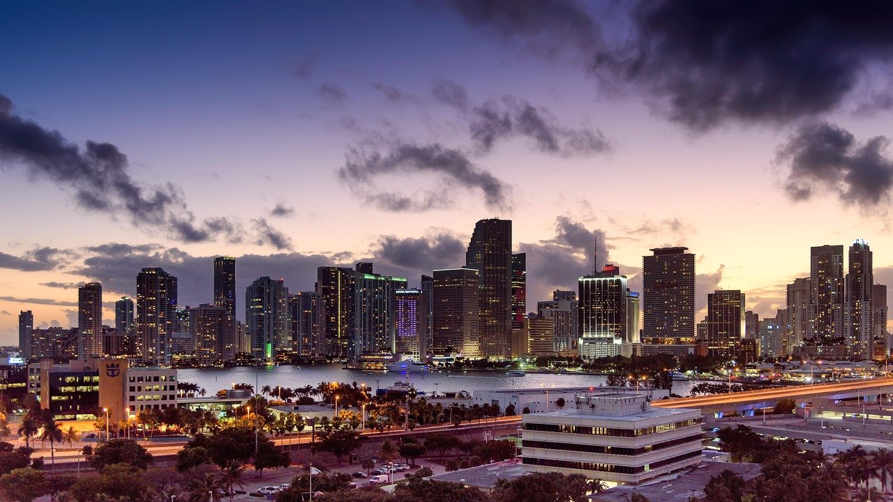 miami, florida, gün batımı, silüet, mimari, manzara, doğa, şehir manzarası, şehir merkezi, bina, kentsel, gökyüzü, gökdelen, şehir, bulutlar, kule, metropol, panoramik