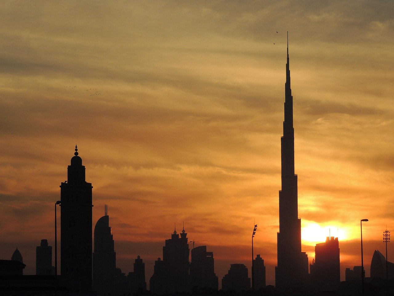 burj khalifa, zirvede, uzanmak, dubai, kentsel, gökdelen, bina, burj, khalifa, seyahat, turizm, manzara, modern, mimari, kule, şehir, zirve, bae, tatil, lüks, yüksek, şehir silüeti, gece göğü, emirlikler, şehir merkezi, gün batımı, inşaat, simge yapı