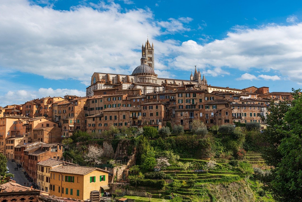 photo, Sienne, ville médiévale, architecture, culture, tour, église, religion, sainte Catherine de Sienne, toit en tuiles, maison rouge, tourisme, Italie, conservation, planification du développement, Sienne, Sienne, Sienne, Sienne, Sienne, Italie, Italie