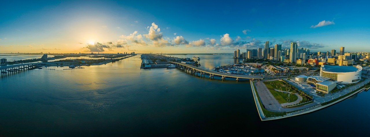 panorámica, Miami, ciudad, horizonte urbano, edificios, estructuras, naturaleza, infraestructuras, paisaje urbano, panorámico, frente marítimo, Florida, agua, EE. UU., arquitectura, América, atardecer, urbano, viaje, océano, anochecer, famoso, paisaje, paisaje urbano