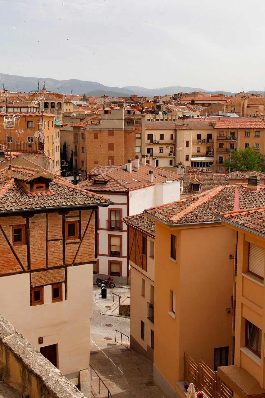 spagna, segovia, città, skyline, paesaggio urbano, urbano, architettura, montagne, natura, orizzonte, città