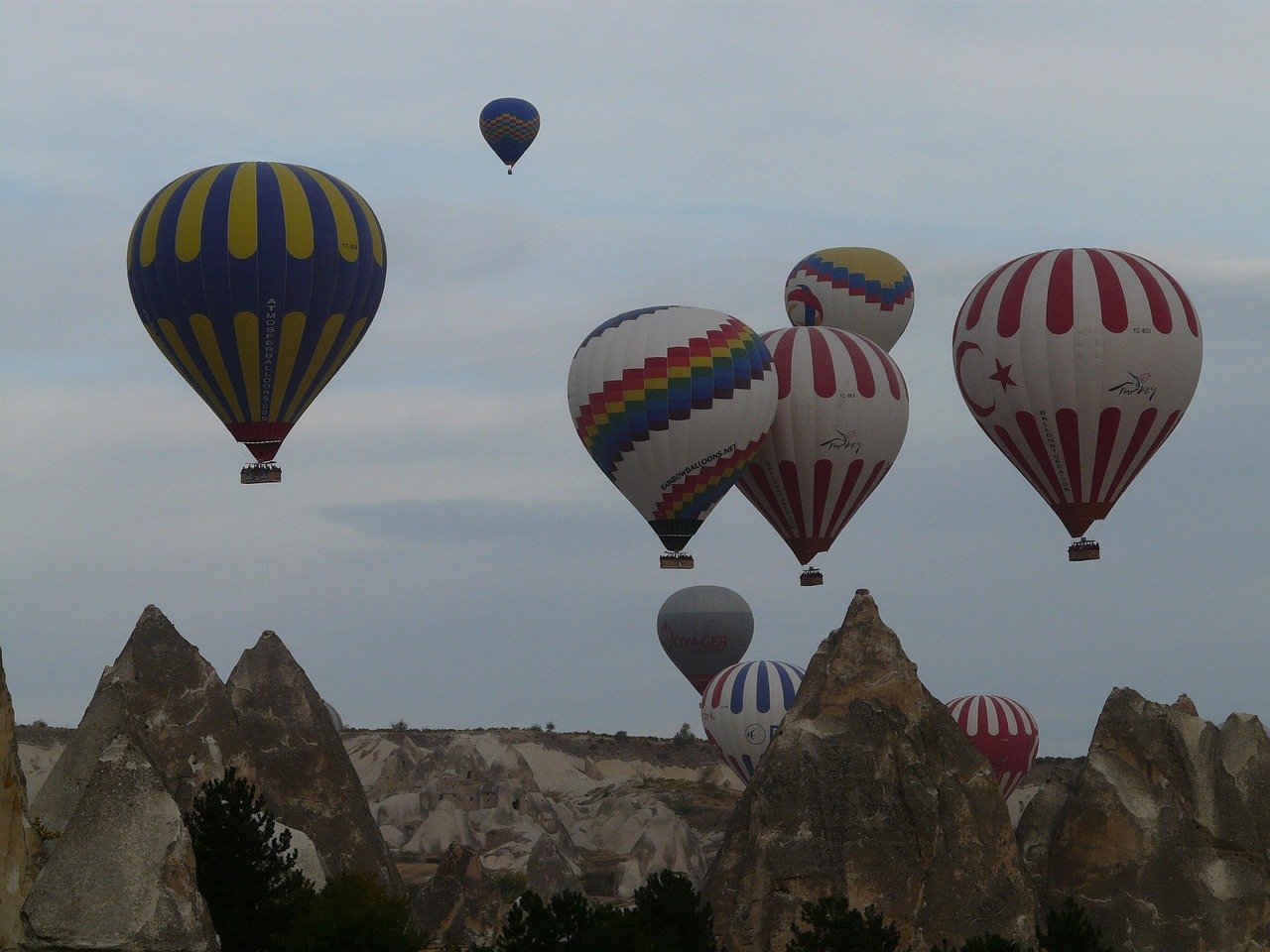mongolfiere, palloni aerostatici, volo in mongolfiera, sport aerei, polveroso, volo, cappadocia, turchia, torri delle fate, camini delle fate, formazioni rocciose, anatolia centrale, nevşehir, parco nazionale di göreme, patrimonio mondiale unesco, sito patrimonio mondiale