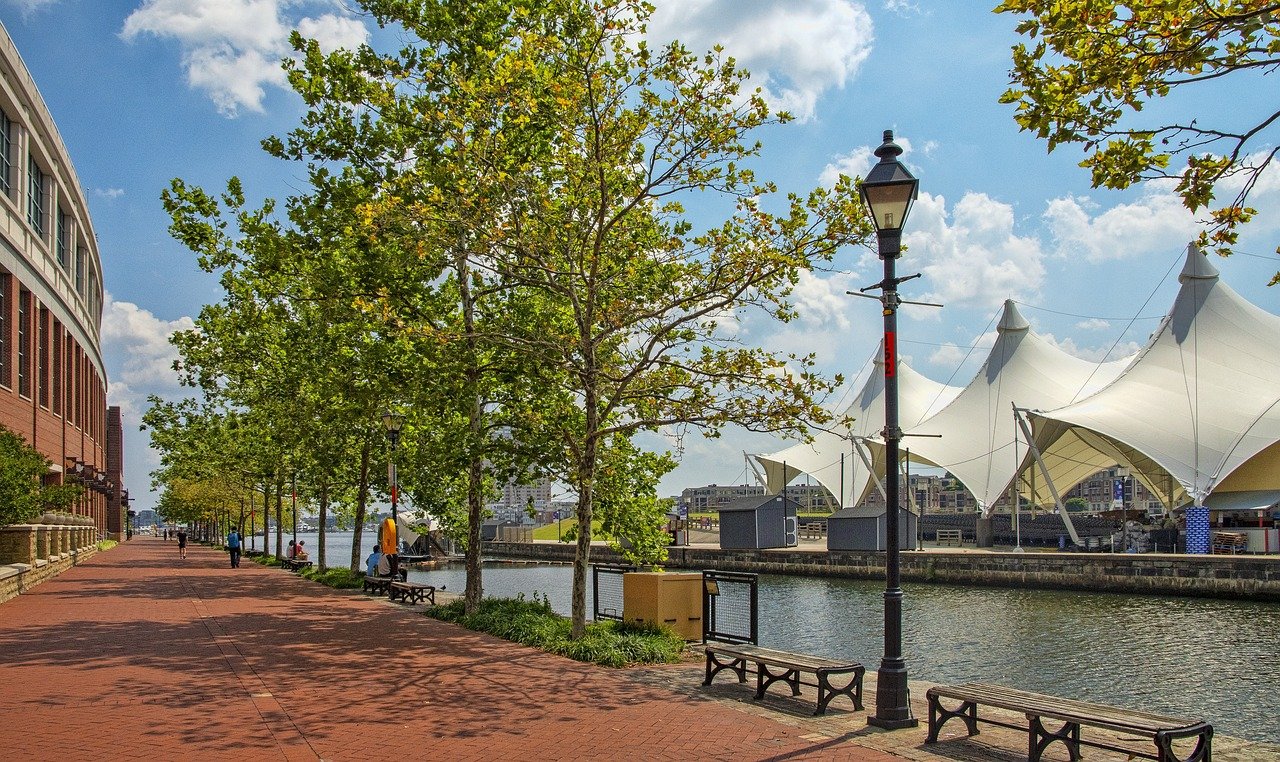 baltimore, inner harbor, bateaux, docks, navires, maryland, nature, skyline, eau, paysage, pavillon, monument, centre-ville, tourisme, ciel, front de mer, voyage, métropole, lumières