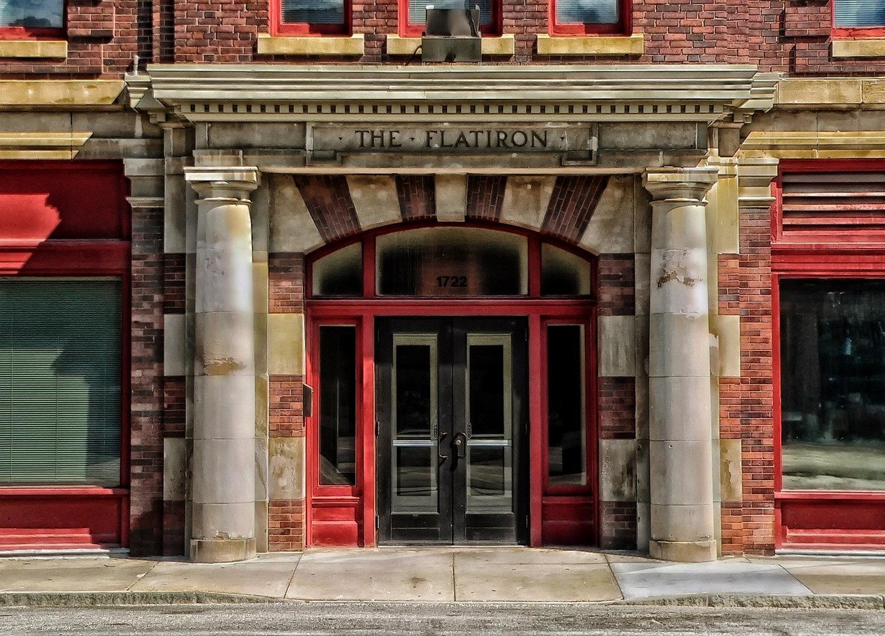 hôtel Flatiron, Omaha, Nebraska, hébergement, façade, portes, entrée, embrasure de porte, HDR, monument, historique, hôtel brun, Omaha, Omaha, Omaha, Omaha, Omaha, Nebraska, Nebraska, Nebraska, Nebraska