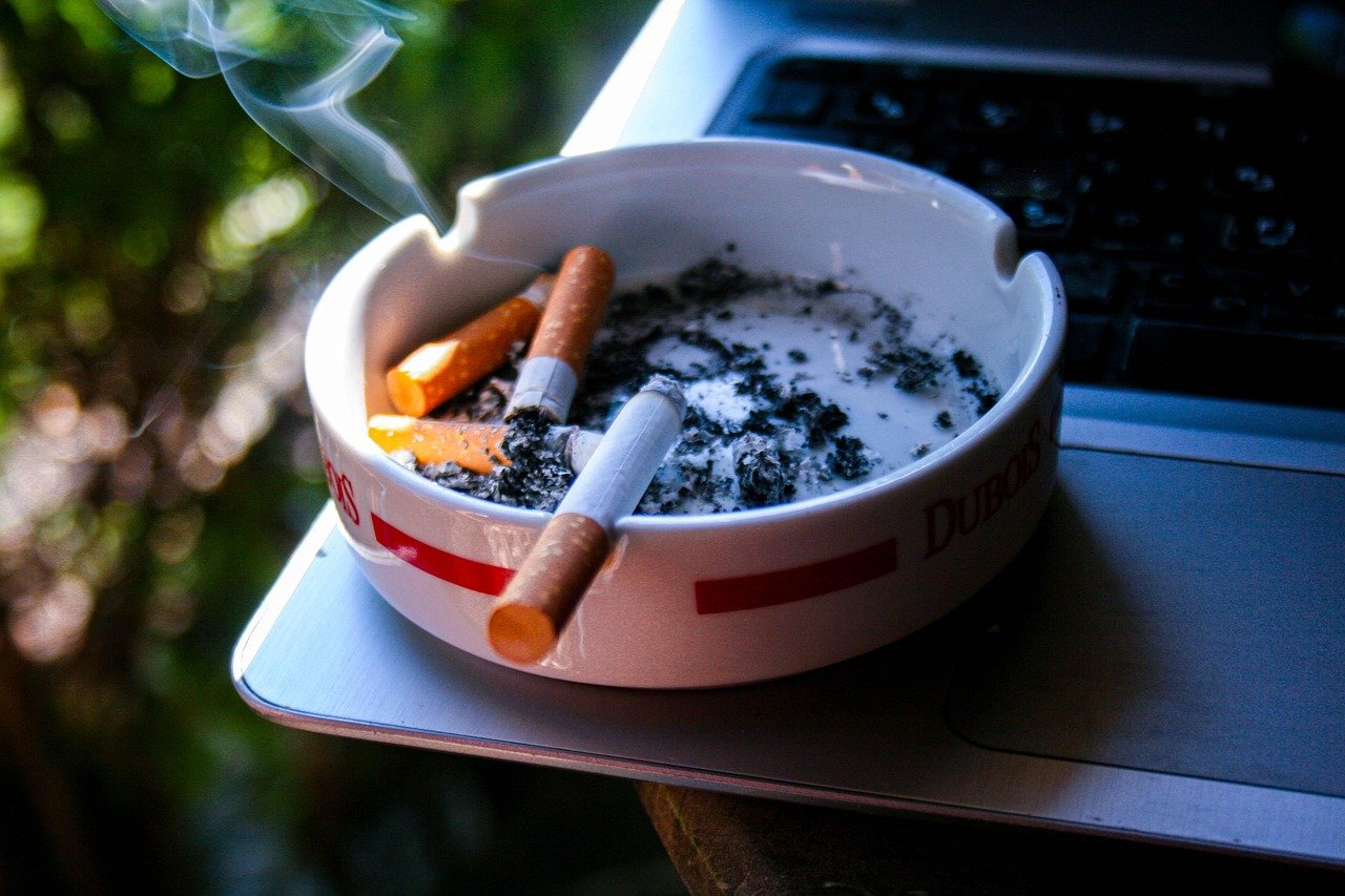 cigarrillo, tabaco, humo, fumar, cenicero, cigarrillo, cigarrillo, humo, humo, humo, humo, fumar, fumar, fumar, fumar, fumar