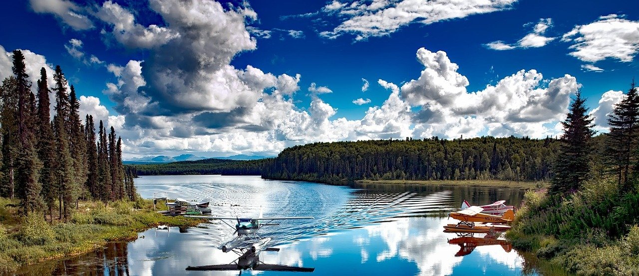 talkeetna, alaska, avión de monte, avión, aeronave, aterrizaje, vacaciones, asueto, viaje, panorama, bosque, árboles, arboleda, paisaje, escénico, naturaleza virgen, campo, cielo, nubes, lago de peces, reflejos, naturaleza, aire libre, hdr, bosque azul, viaje azul, azul