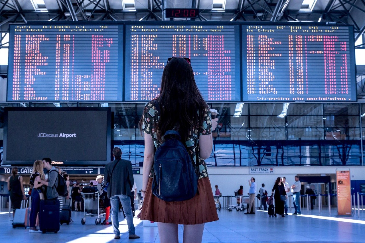 Flughafen, Frau, Flug, Boarding, Reisen, Tourist, Reise, Abflug, Ankunft, Terminal, Flughafen, Flughafen, Flughafen, Flughafen, Flughafen, Flug, Reisen