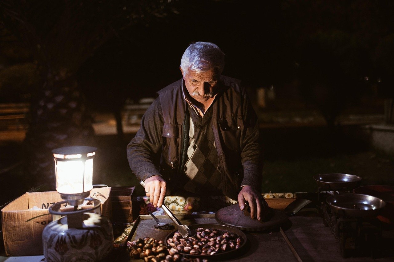 yaşlı adam, gece, kestane, seyyar satıcı, sokak satıcısı, satıcı, pazar, gece pazarı, yaşlı adam, yaşlı adam, yaşlı adam, yaşlı adam, yaşlı adam, yaşlı adam, pazar, pazar