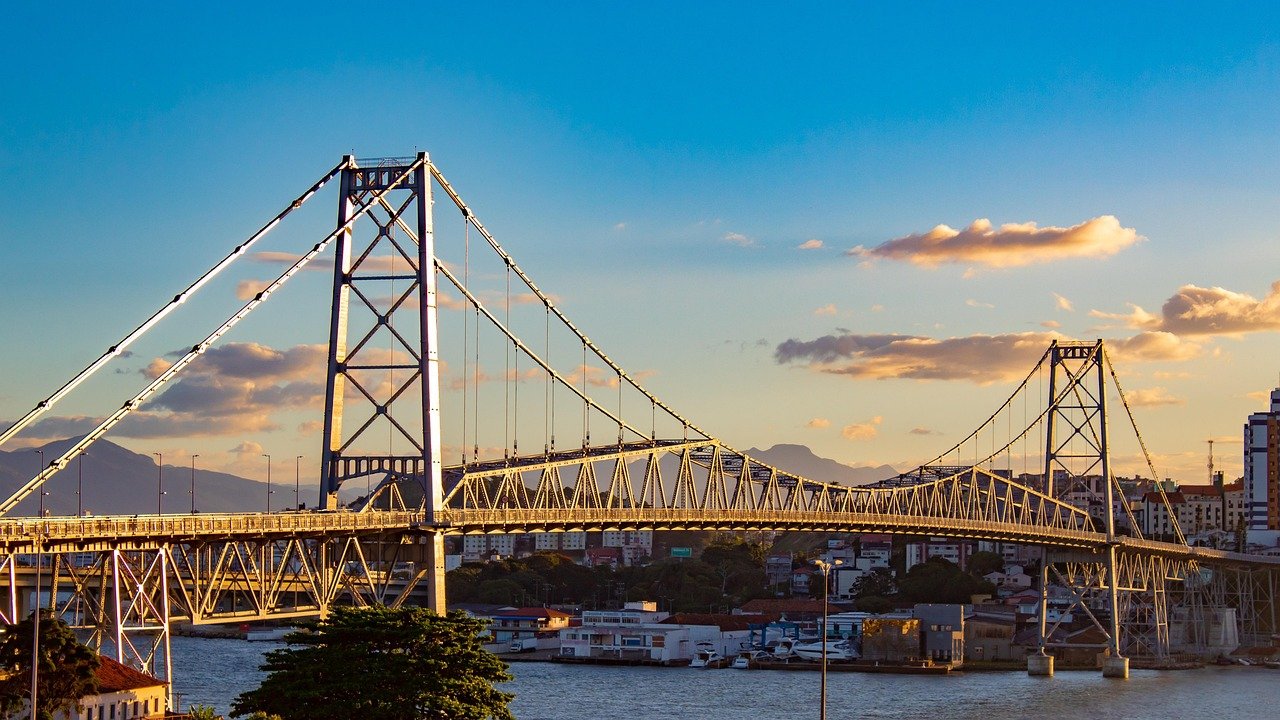 brasile, città, ponte, tramonto, florianópolis, ponte hercílio luz, mare, baia, natura, isola, santa catarina, ponte sospeso, urbano, turismo, crepuscolo, paesaggio