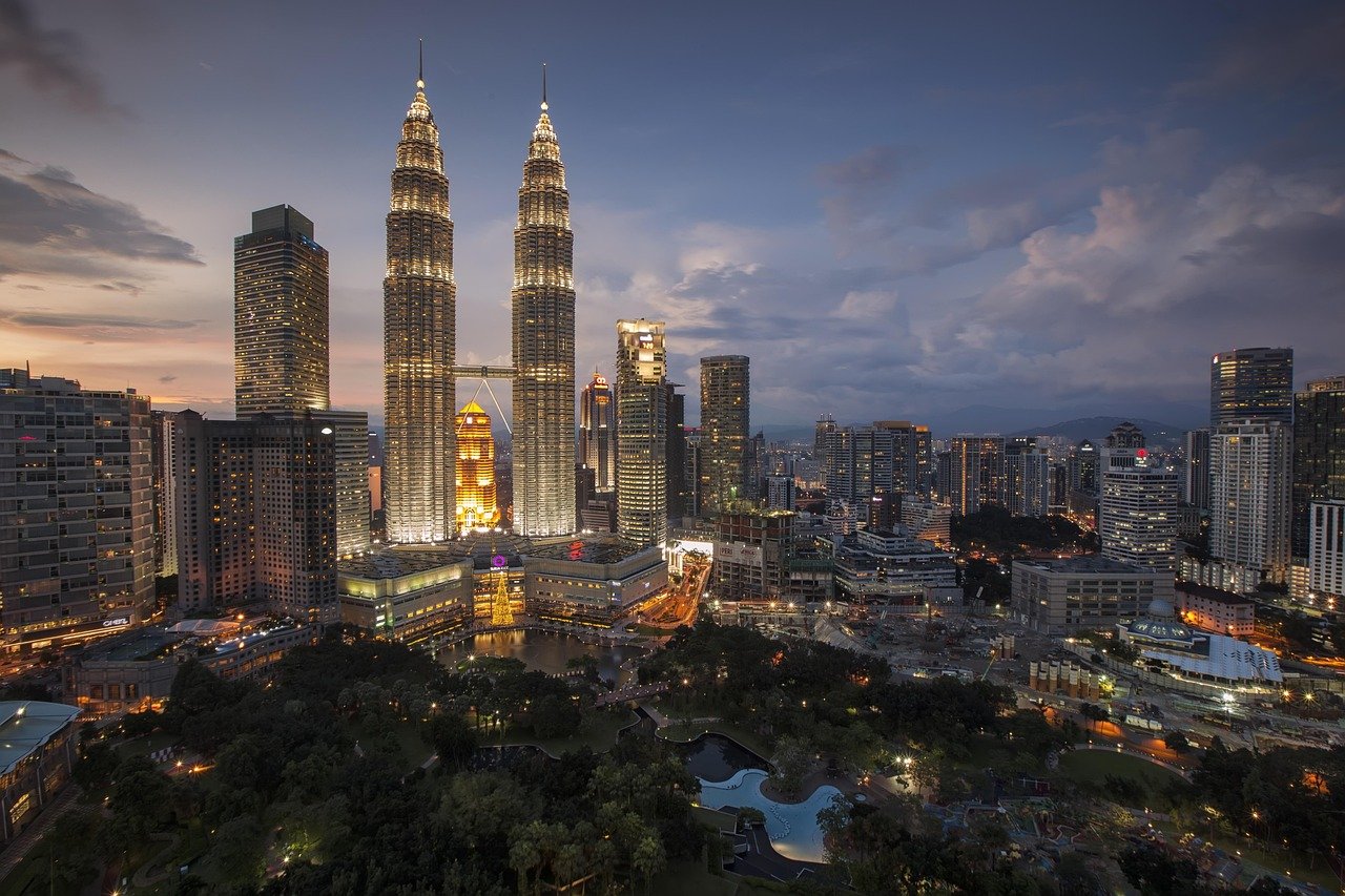 kuala lumpur, doppelturm, stadt, lichter, skyline, wolkenkratzer, gebäude, innenstadt, urban, stadtansicht, wahrzeichen, sehenswürdigkeit, tourismus, panorama, morgendämmerung, abenddämmerung, dämmerung, malaysia, kuala lumpur, kuala lumpur, malaysia, malaysia, malaysia, malaysia, malaysia