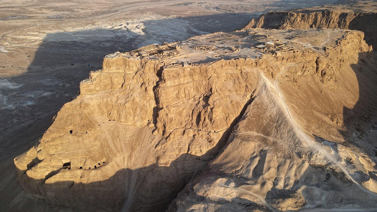 parco nazionale di Masada, Masada, la grande rivolta, rampa d'assedio romana, scogliera, natura, deserto, sito patrimonio UNESCO, turismo, Israele, palazzi di re Erode il Grande, vista aerea