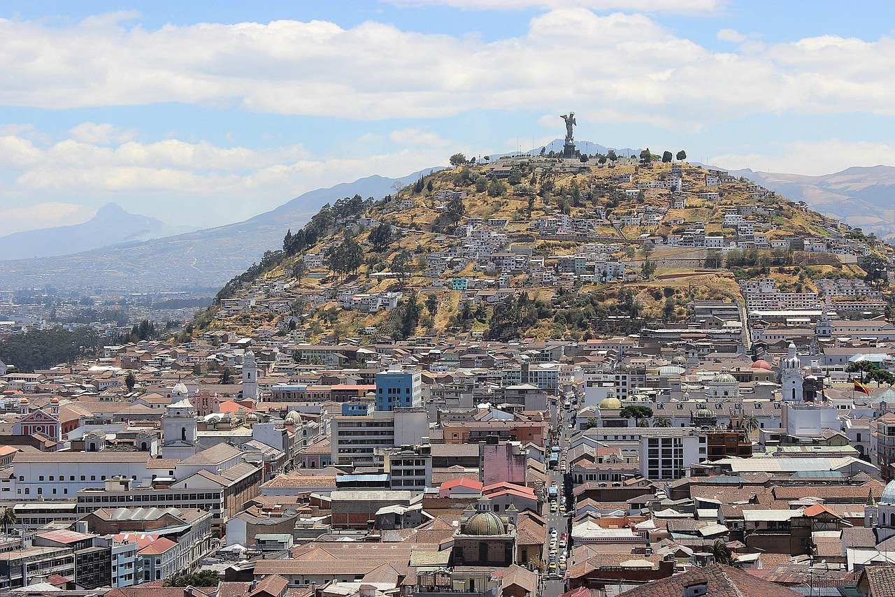 Quito, Ecuador, Reisen, Lateinamerika, Aussicht, Tourismus, Wahrzeichen, Landschaft, Berge, Berg, Stadt, El Panecillo, Natur, Virgen de Quito